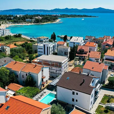 Apartman 1 Bedroom Lovely In
