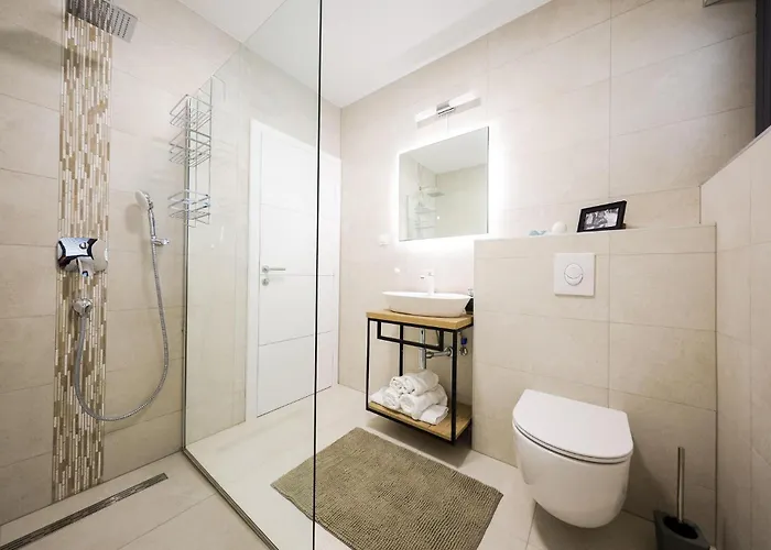 1 Bedroom Lovely In