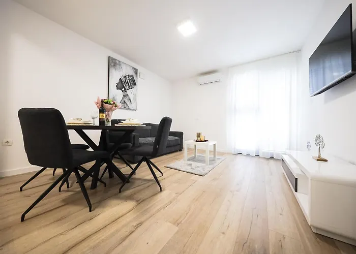 1 Bedroom Lovely In