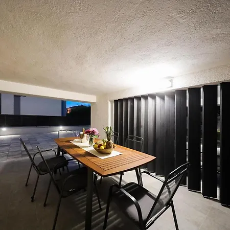 Cozy In With Heated Swimming Pool Appartamento *