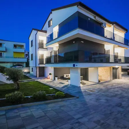 1 Bedroom Lovely In Appartamento Zara