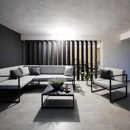 1 Bedroom Lovely In Zara